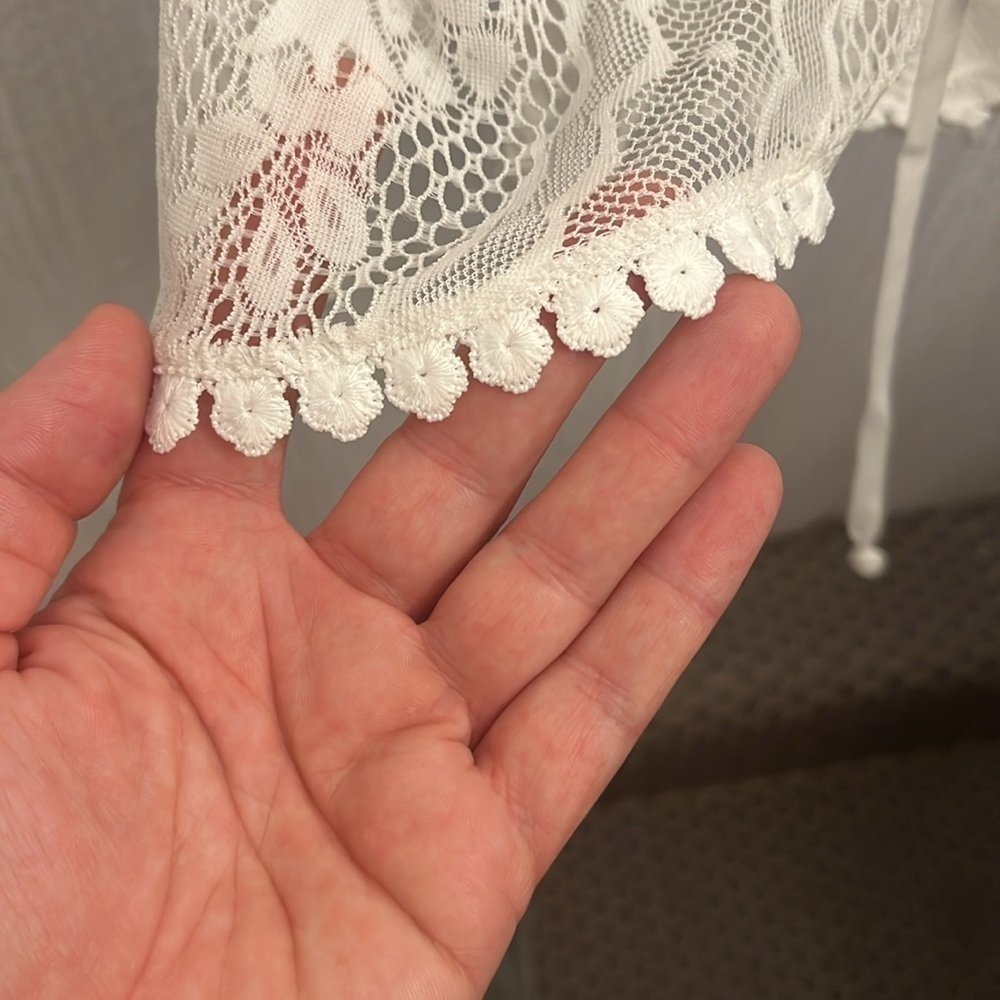 In Bloom lace robe - Picture 5 of 8